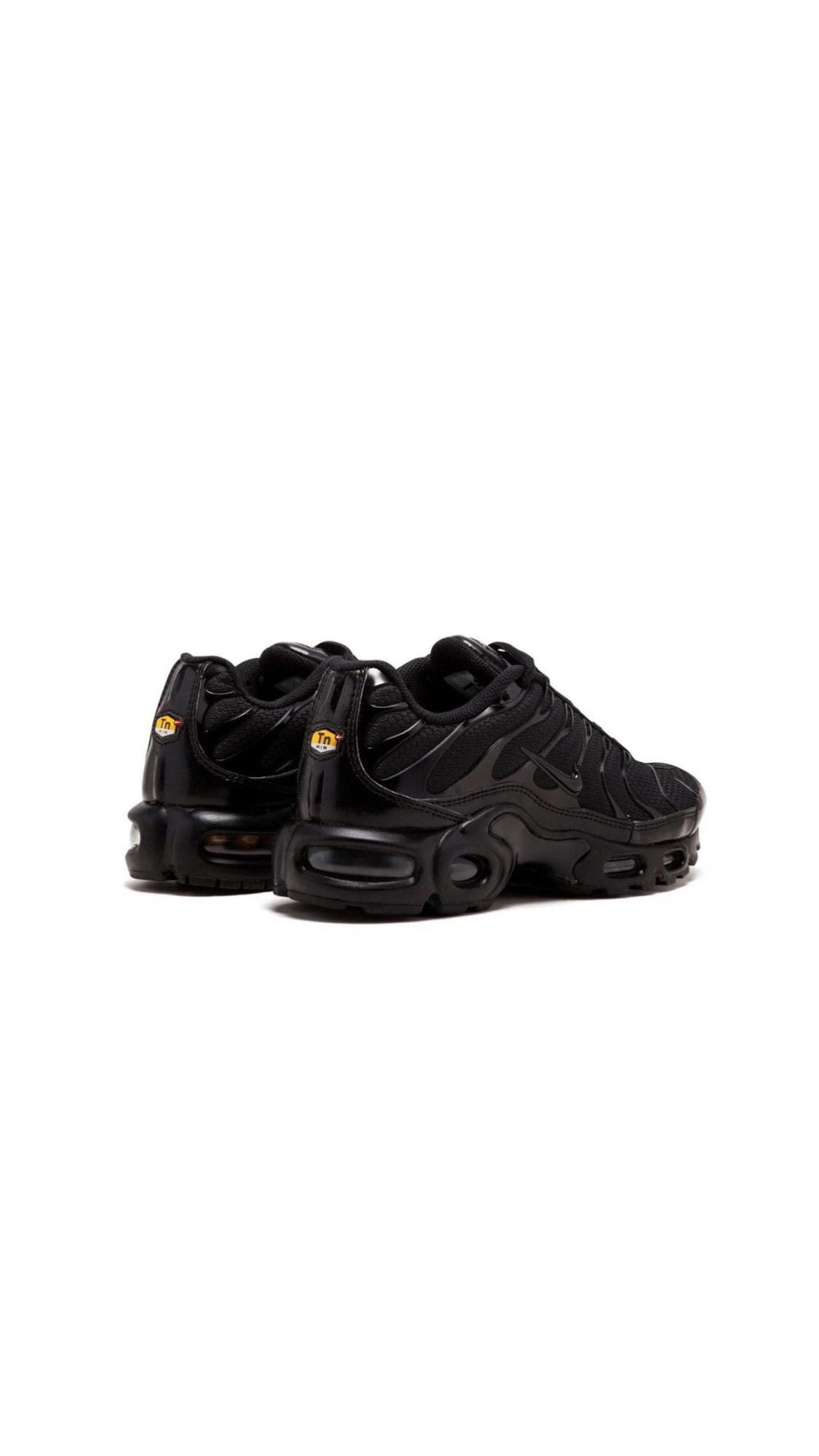 nike air max plus triple black