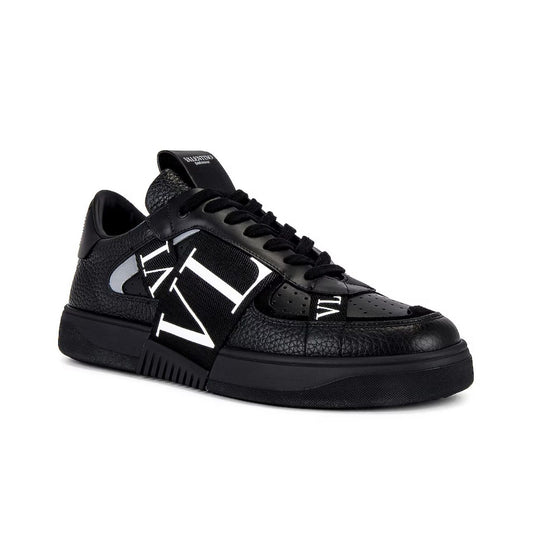 Valentino Garavani “black”